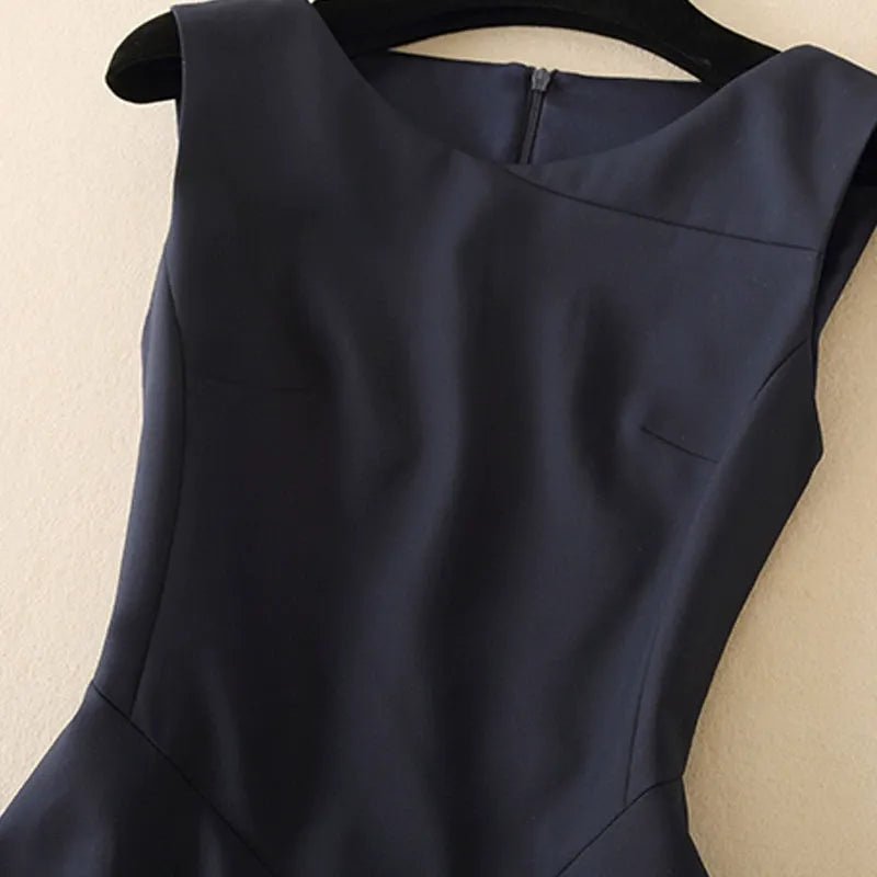 SculptedEdge™ — Command Every Room with Unstoppable Confidence and Style (Black XS) - | Zavonix