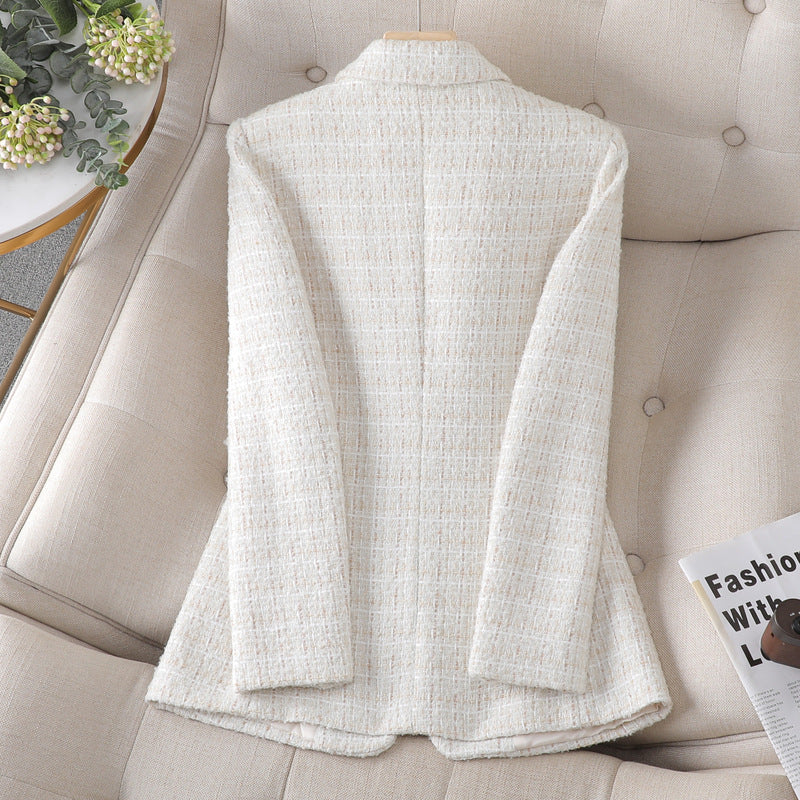 Tailored Tweed Blazer with Pearl Buttons for Elegant Style
