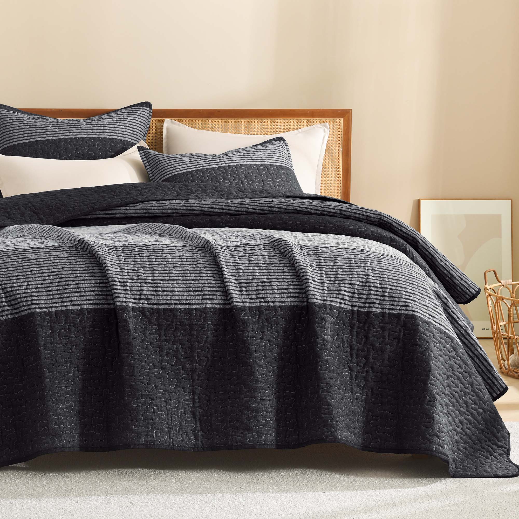 NoirZen Quilt Set – Black and White Striped All-Season Comfort with Plush Softness 0