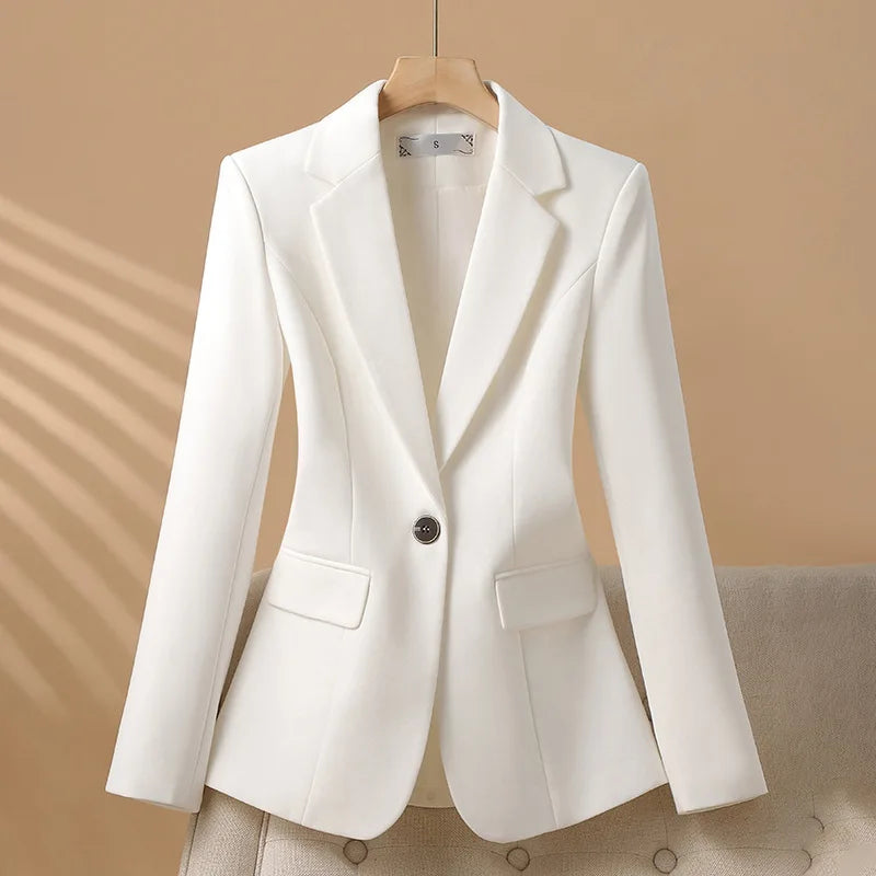 Tailored Women's Blazer with Soft, Structured Silhouette for Comfort and Style