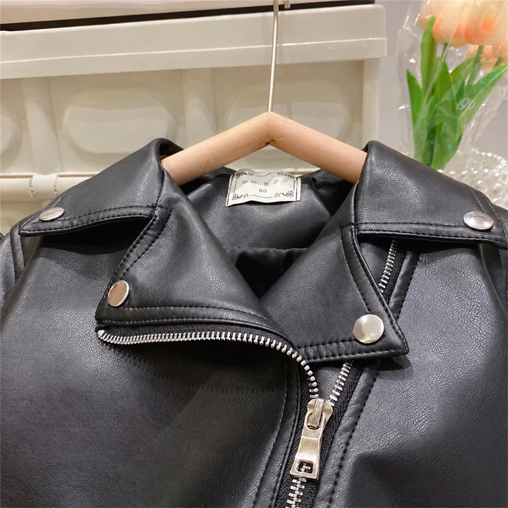 Close-up of the black jacket&