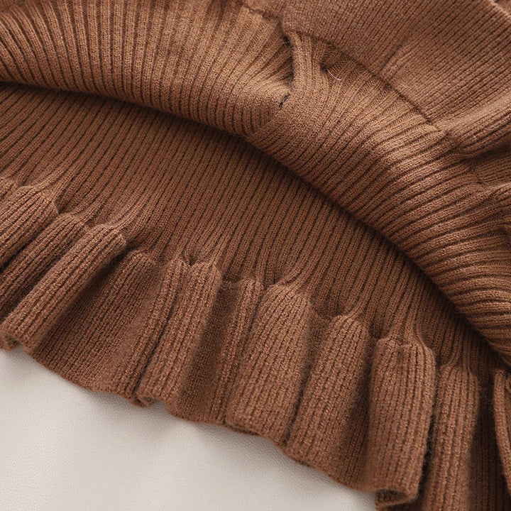 Close-up of the brown sweater&
