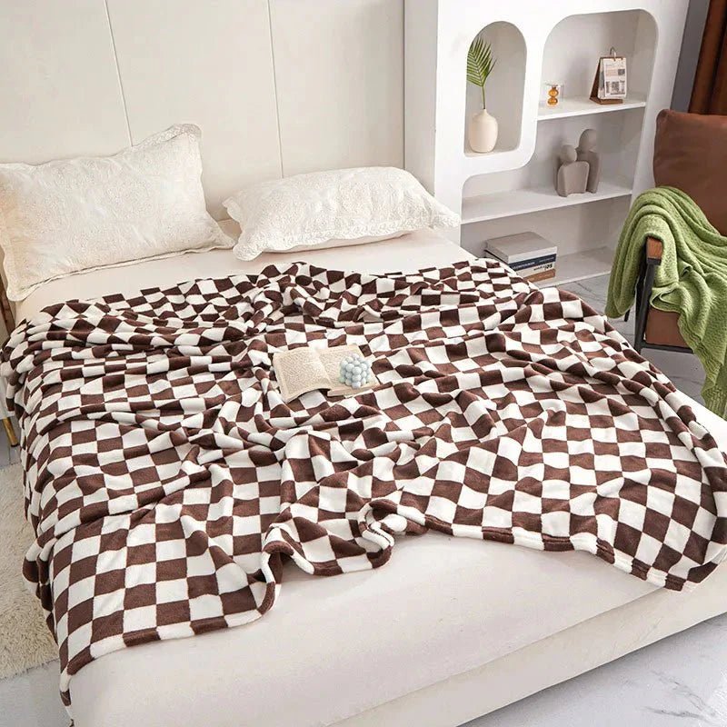 Classic Checkerboard Throw Blanket – Plush 100% Polyester Sofa Cover for Warmth and Comfort 1
