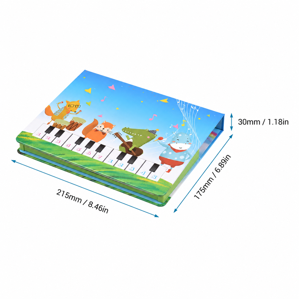 Closed piano activity book with dimensions of 215 x 175 x 30 mm