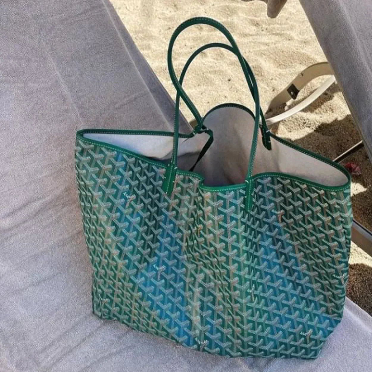 DominanceBag™ — Command Every Room with Effortless Style and Ironclad Organization (Green ) - | Zavonix