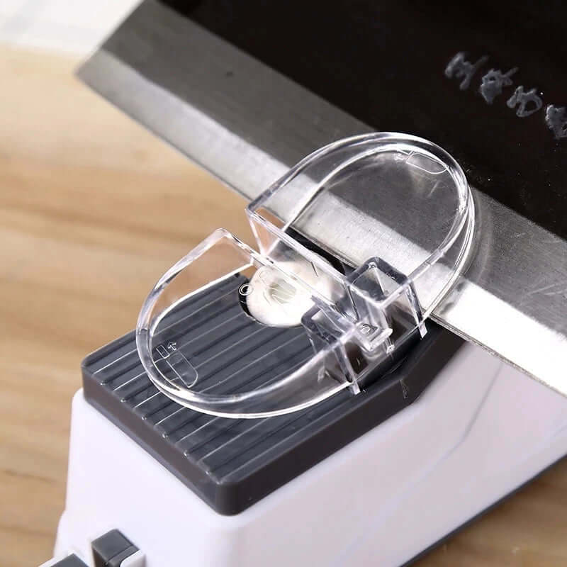 EdgeVolt — Razor - Sharp Blades in Seconds ( ) - Home & Garden > Kitchen & Dining > Kitchen Tools & Utensils > Knife Sharpeners > Electric Knife Sharpener | Zavonix