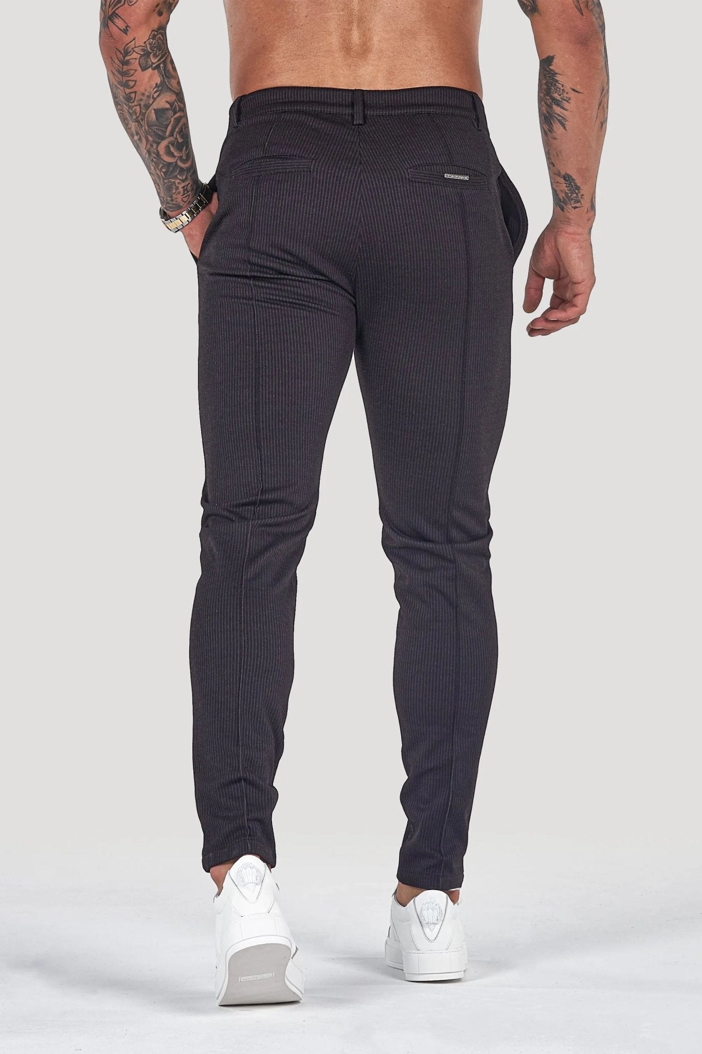 Lioren — Slim Fit Trousers with Tapered Ankles for Comfort (Dark Grey 28) - Trousers | Zavonix