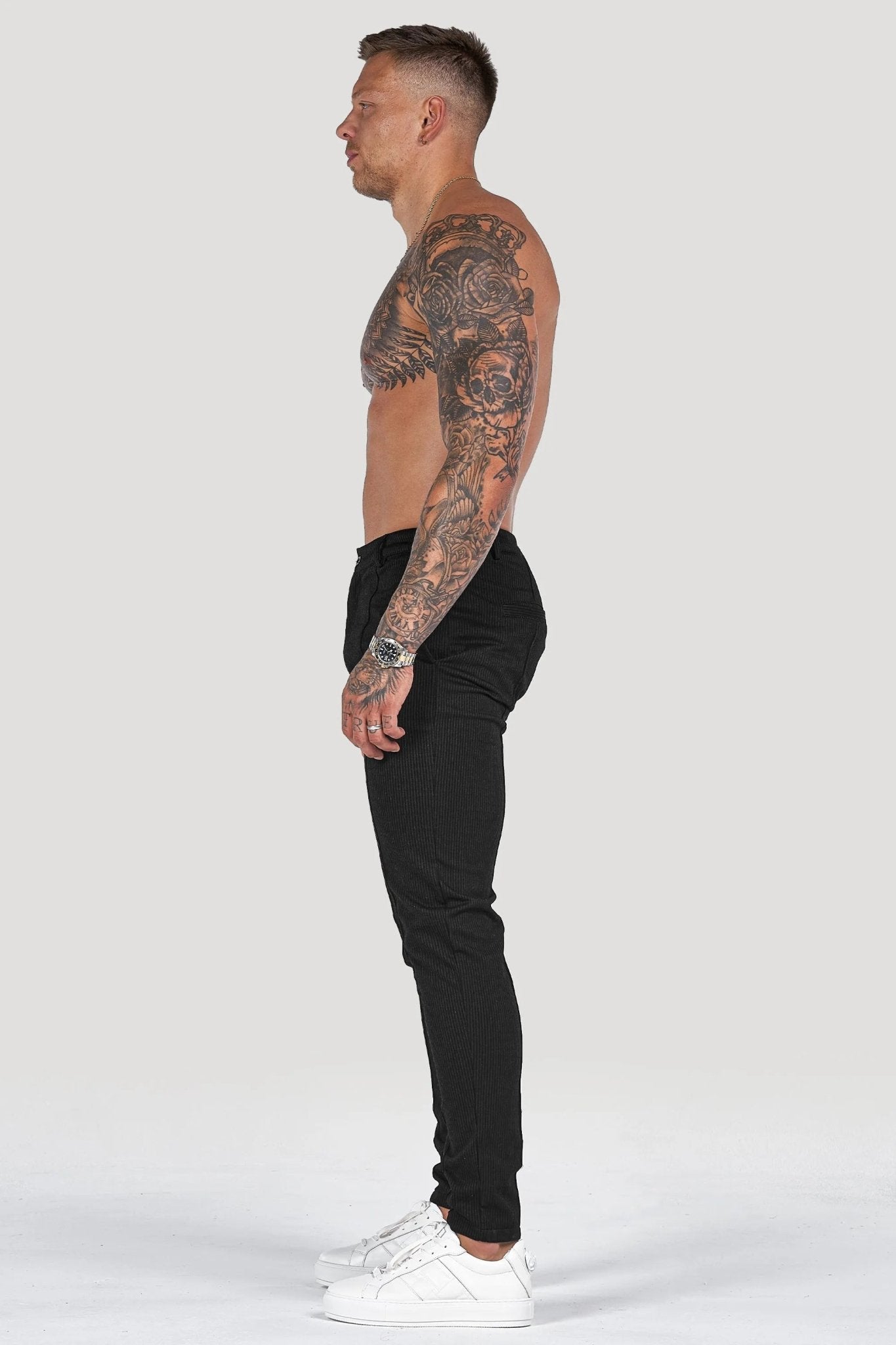Lioren — Slim Fit Trousers with Tapered Ankles for Comfort (Black 28) - Trousers | Zavonix