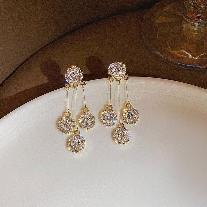 Luna Petal Zirconia Earrings Product Image 07