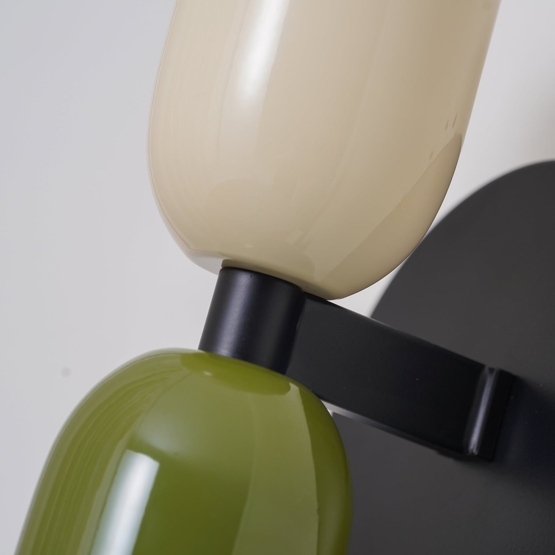 Modern Vintage Double-Head Wall Light for Stylish Utility Room Illumination 8