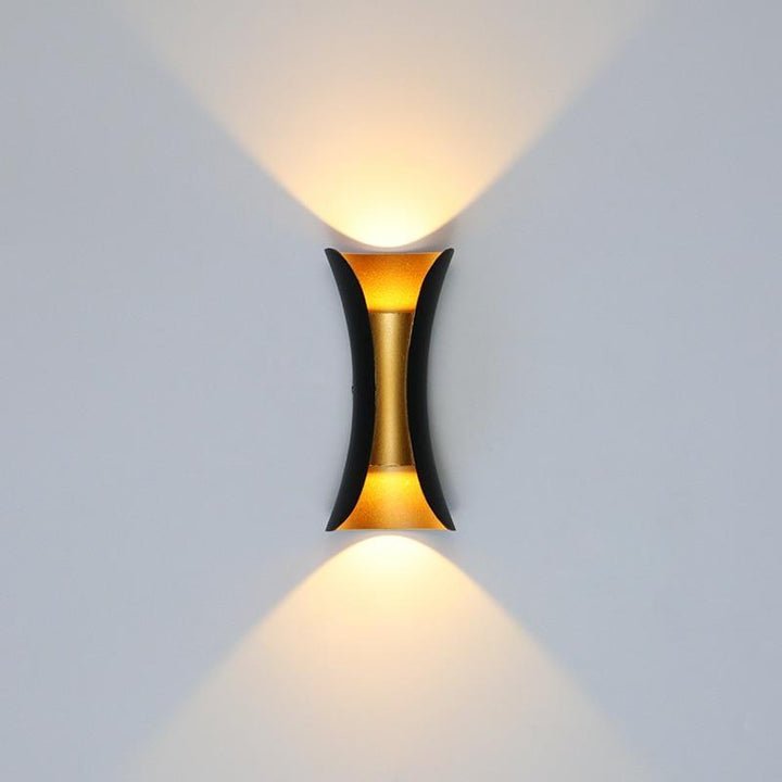 Outdoor Waterproof LED Wall Light – Durable Aluminum Fixture for Garden and Patio 1