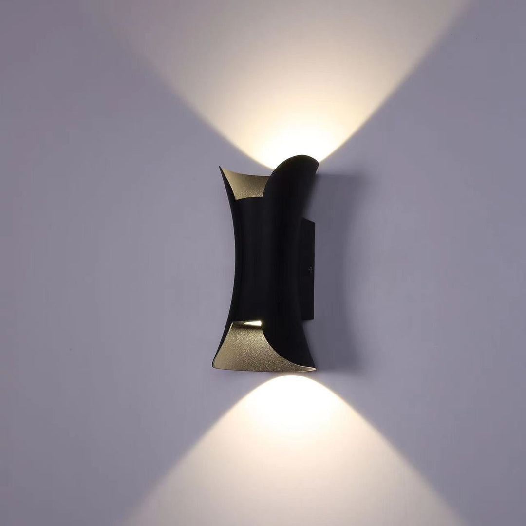 Outdoor Waterproof LED Wall Light – Durable Aluminum Fixture for Garden and Patio 3