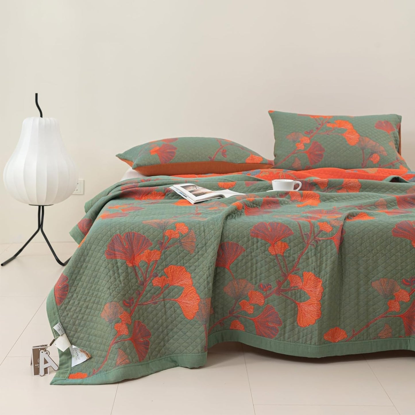 Reversible Botanical Cotton Quilt Bedding Set – Soft and Breathable Design 8