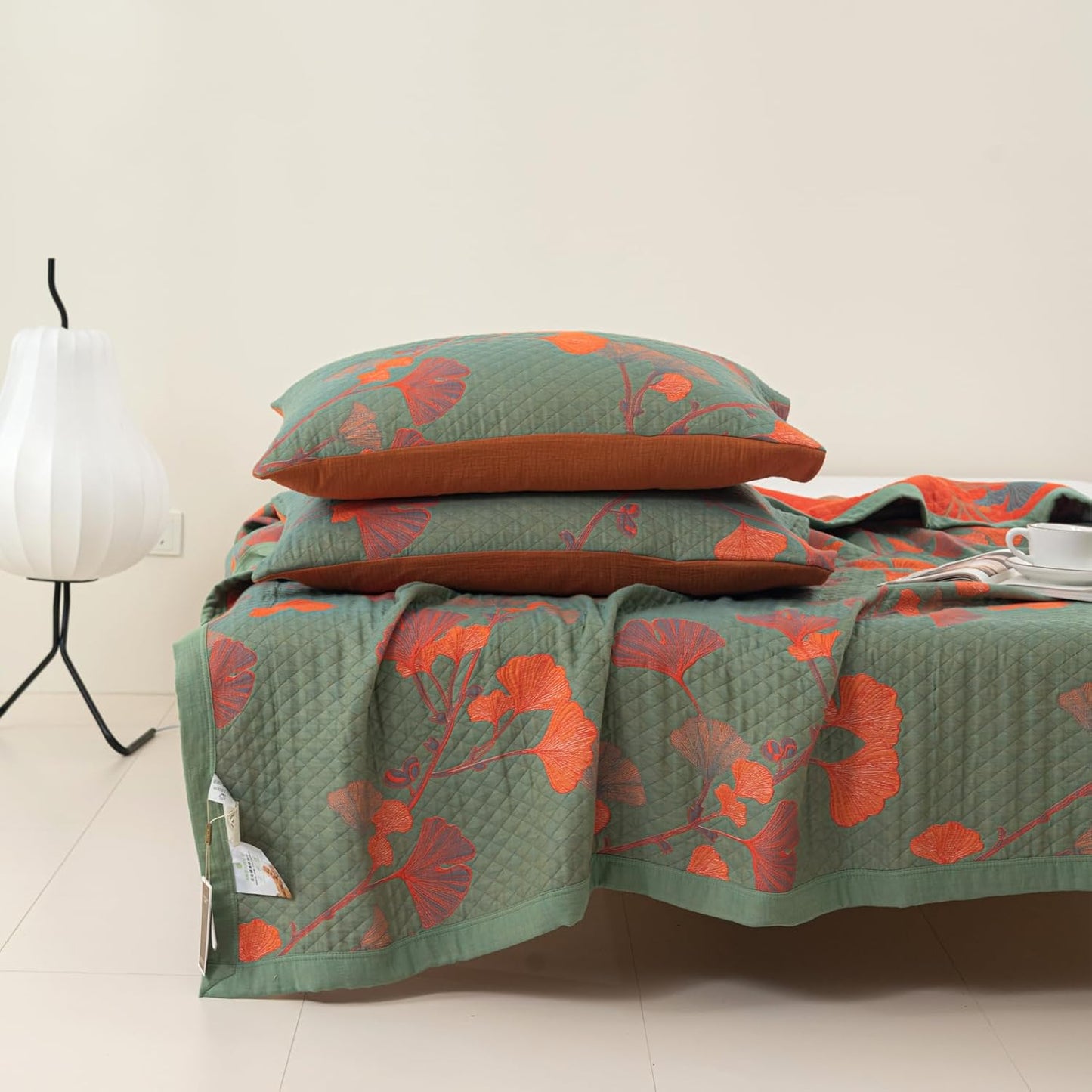 Reversible Botanical Cotton Quilt Bedding Set – Soft and Breathable Design 2