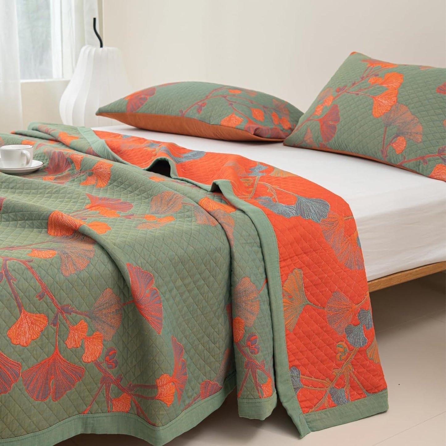 Reversible Botanical Cotton Quilt Bedding Set – Soft and Breathable Design 1