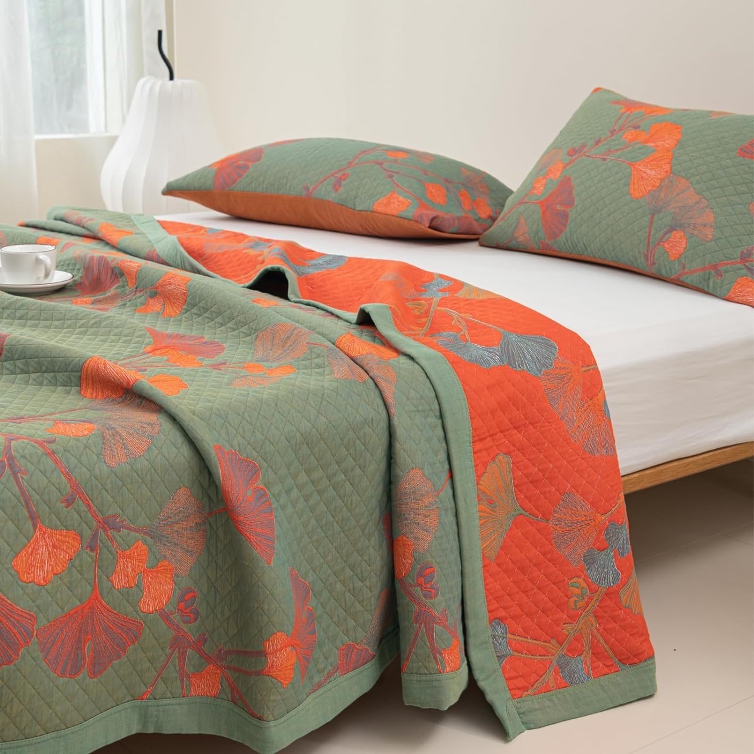Reversible Botanical Cotton Quilt Bedding Set – Soft and Breathable Design 1