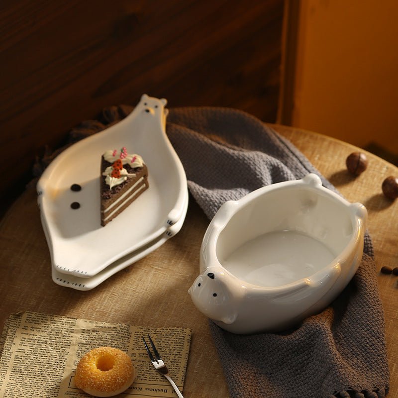 Sculptural Polar Bear Ceramic Dish with Ivory Glaze – Unique Decorative Centerpiece for Fruits and Desserts 5