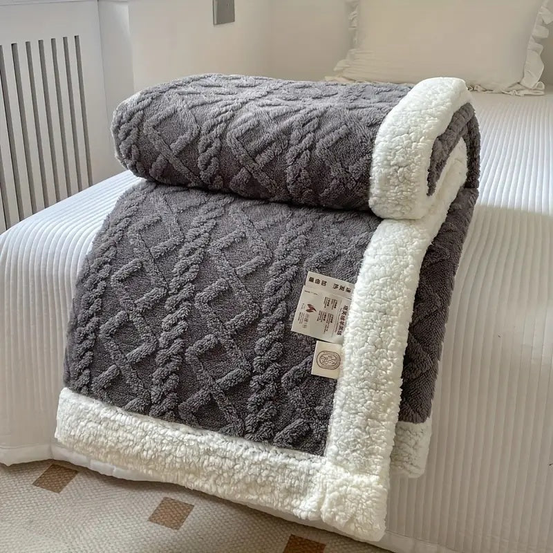 Ultra-Soft Sherpa Fleece Blanket for Year-Round Comfort – Versatile and Stylish 2