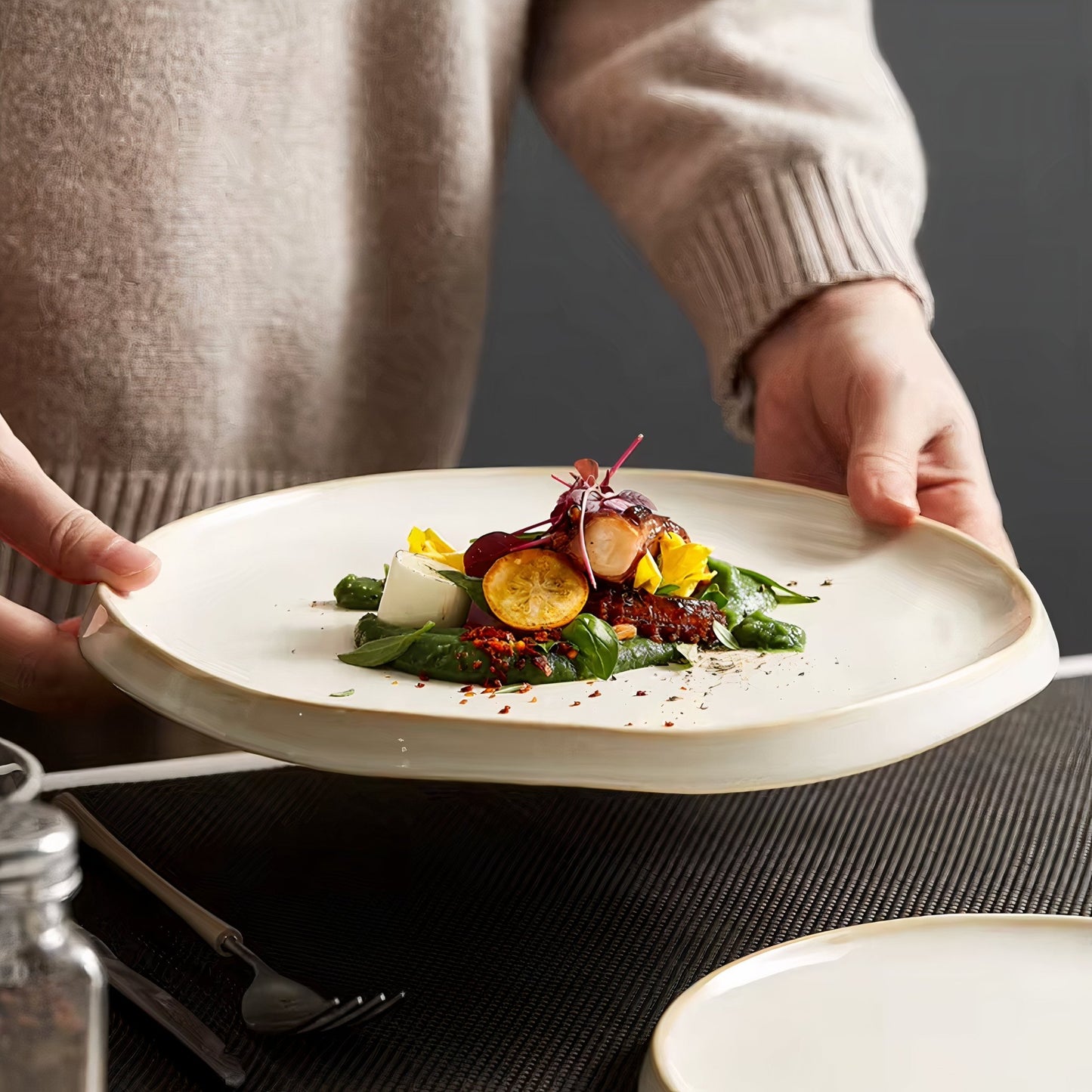 VeroMoss™ Durable Ceramic Plates with Irregular Edges – Perfect for Every Meal 2