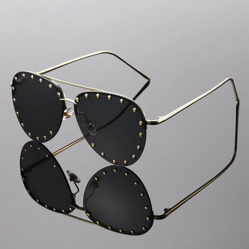 Viora — Gradient Polarized Sunglasses with UV 400 Protection (Black ) - | Zavonix