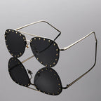 Viora — Gradient Polarized Sunglasses with UV 400 Protection (Pink ) - | Zavonix