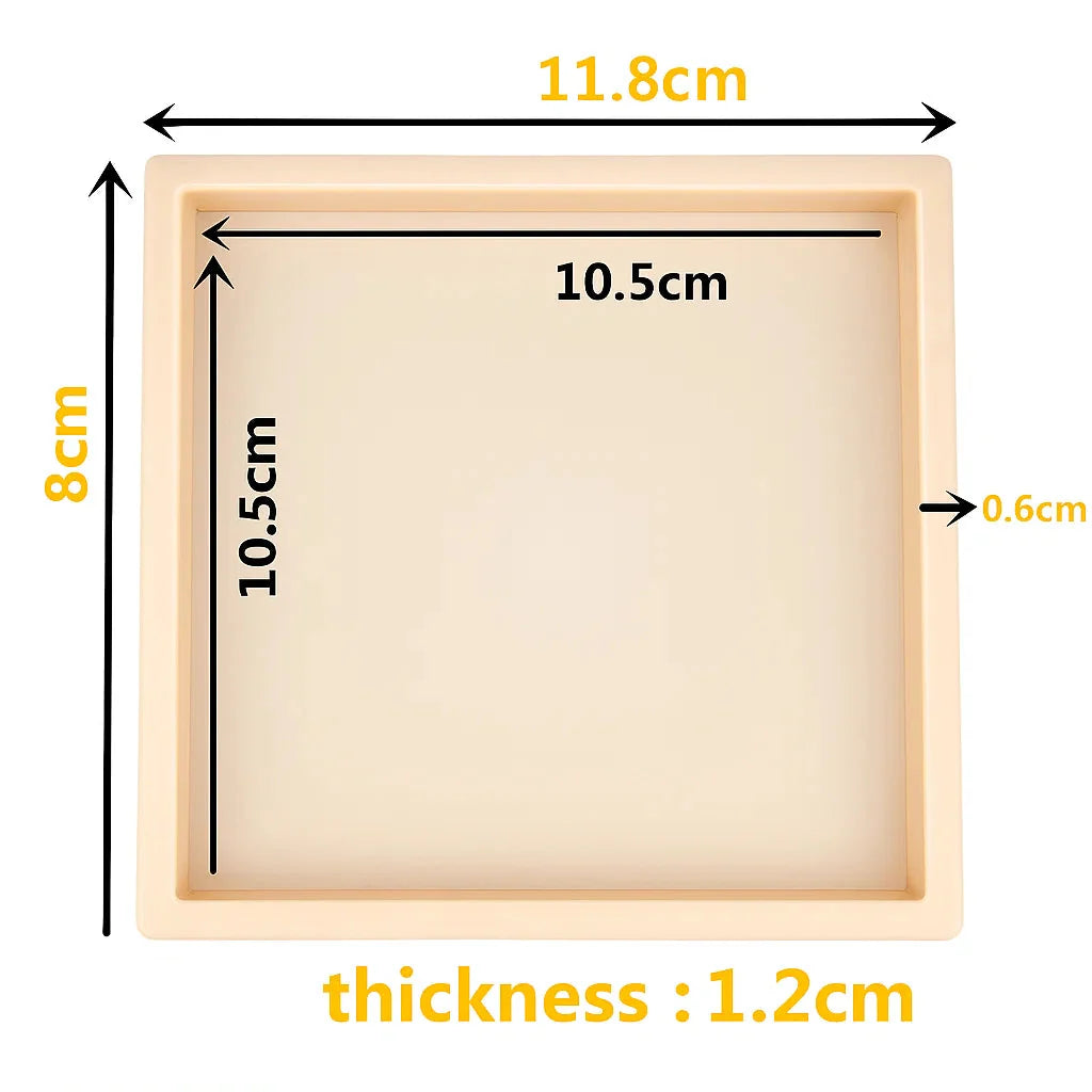 Wooden tray diagram showing an 11.8 cm square outer size, 10.5 cm interior, and 1.2 cm thickness.